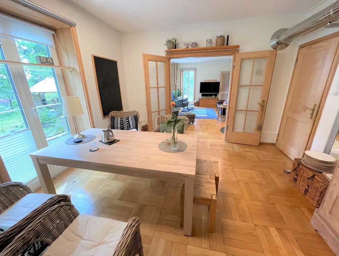 Ankommen & verlieben: Natur pur auf 3.300 m² mit 1a-Direktorenhaus in bester Lage!