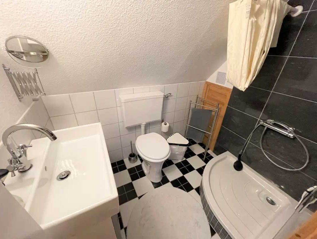 Ankommen & verlieben: Natur pur auf 3.300 m² mit 1a-Direktorenhaus in bester Lage!