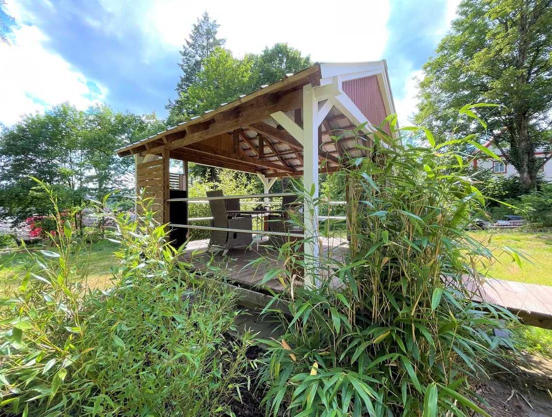 Ankommen & verlieben: Natur pur auf 3.300 m² mit 1a-Direktorenhaus in bester Lage!