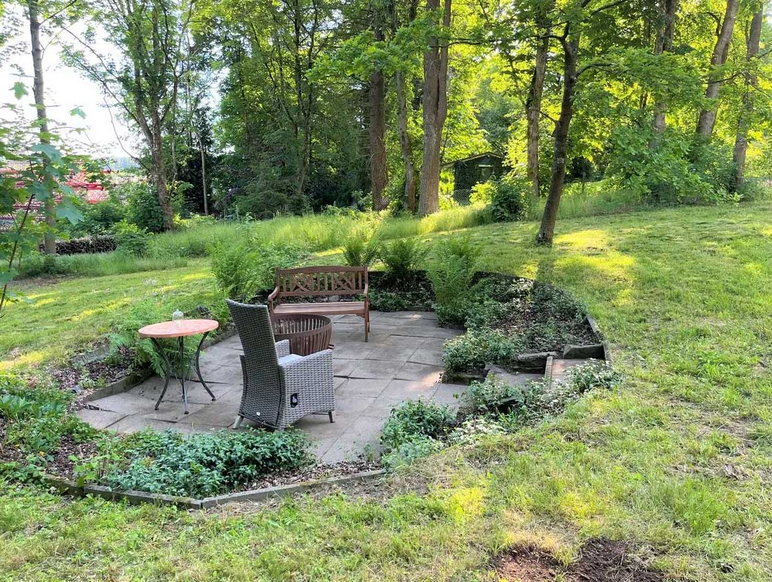 Ankommen & verlieben: Natur pur auf 3.300 m² mit 1a-Direktorenhaus in bester Lage!